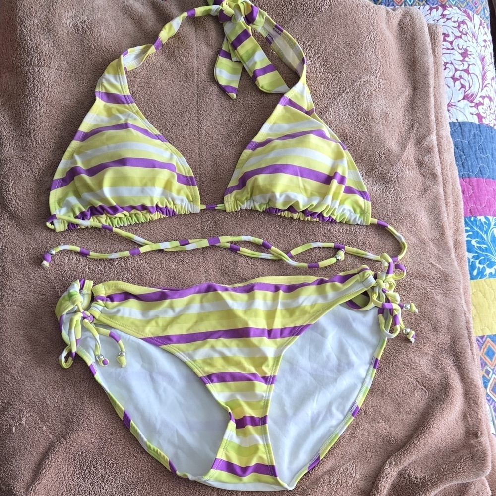 Ingear Vibrant Striped Bikini Set